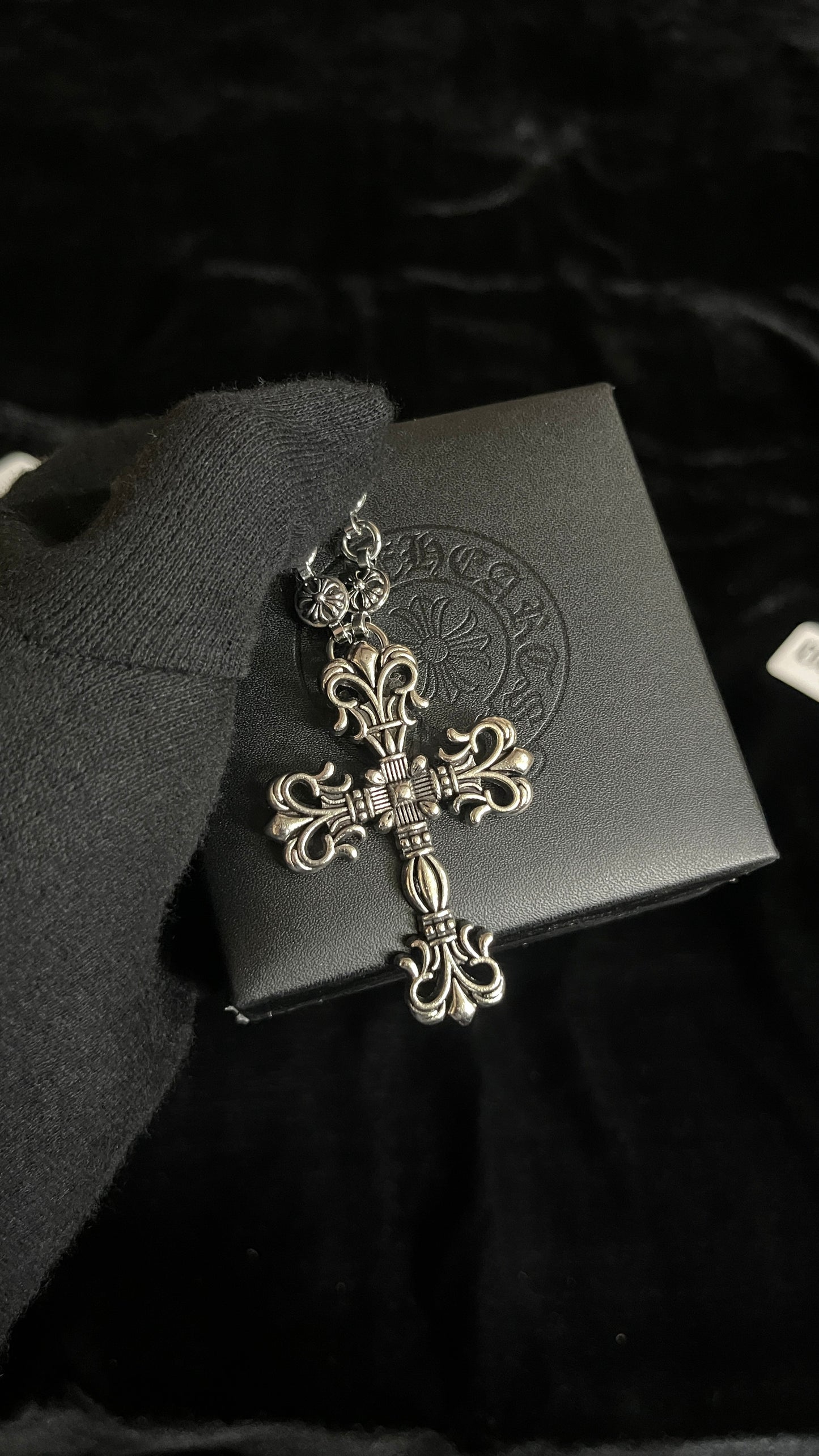 Cross - neck chain III