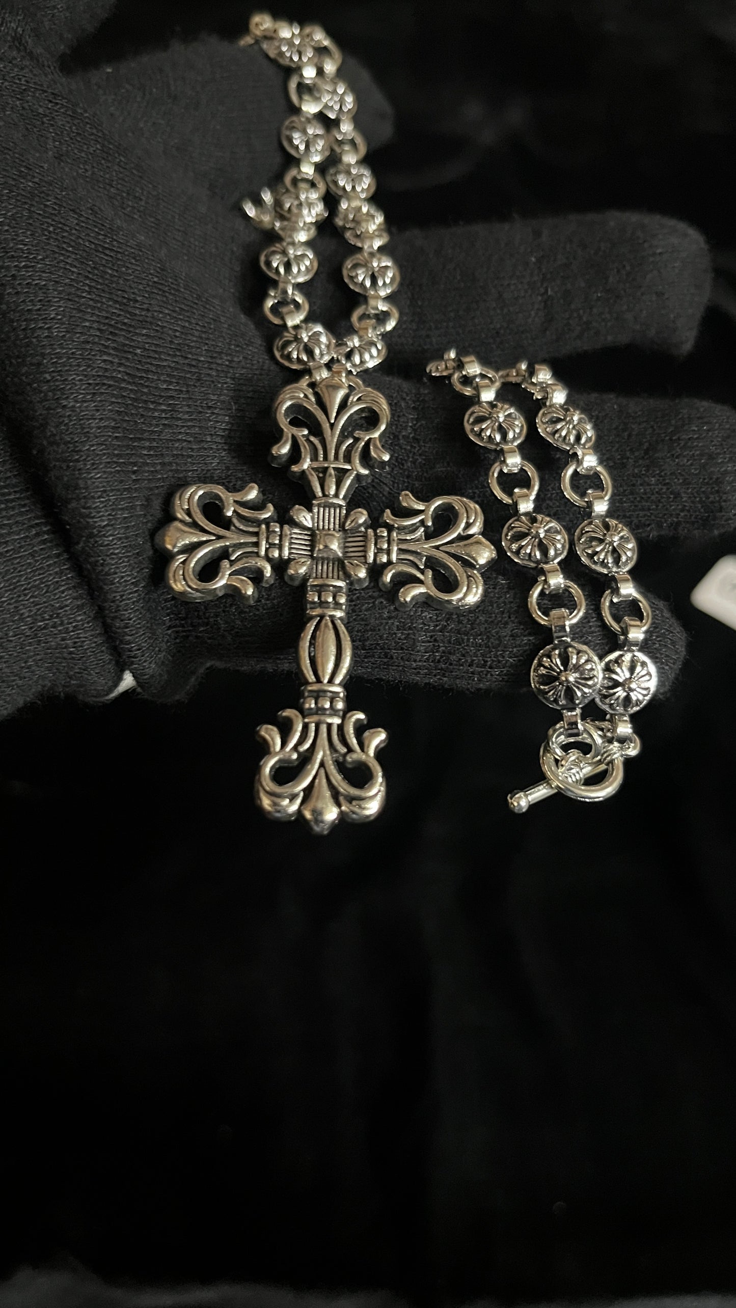 Cross - neck chain III