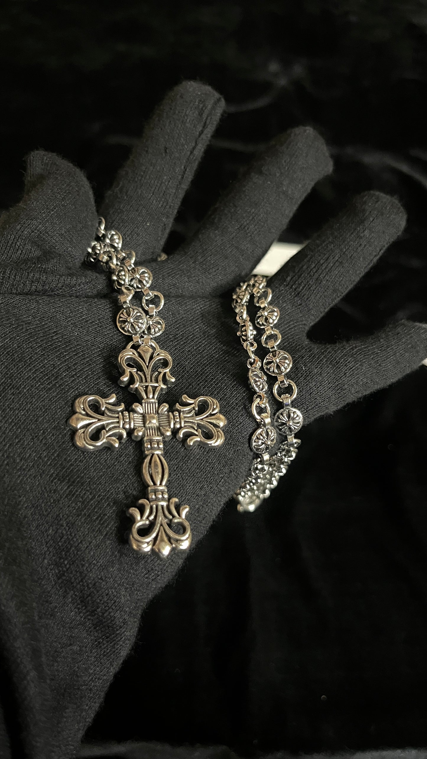 Cross - neck chain III